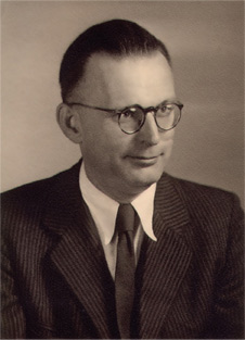 1950 der Stifter Erich Möller.
